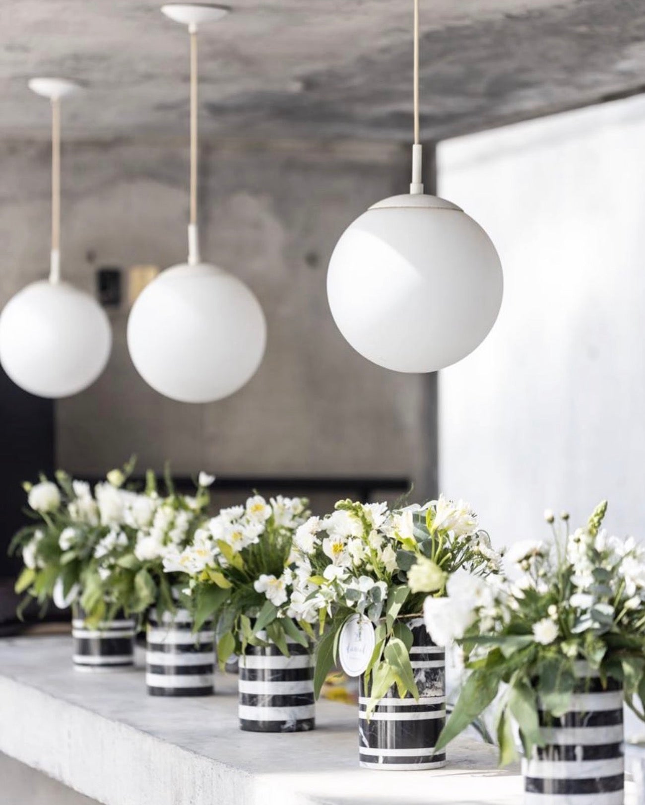 Florero Black & White Stripes