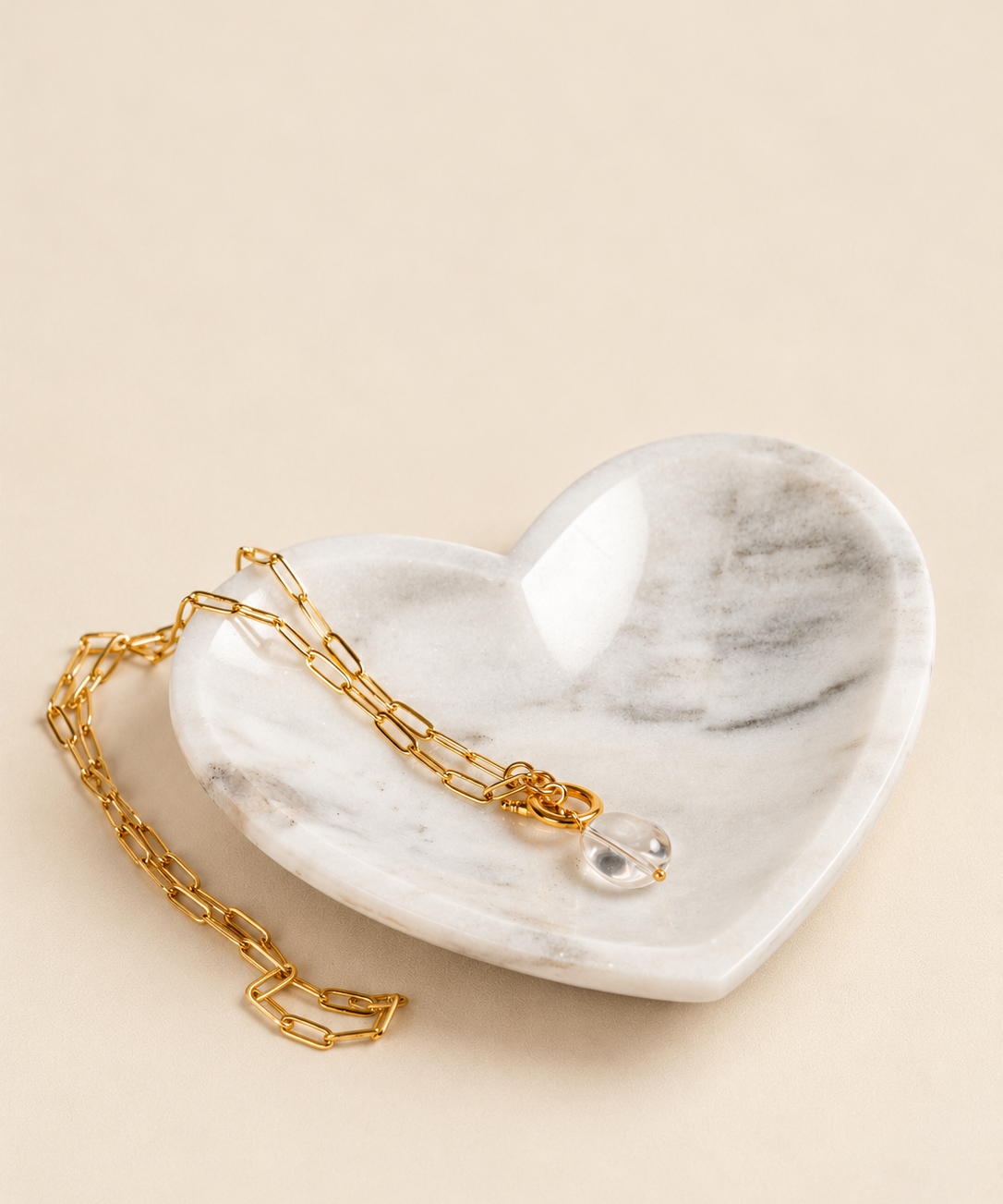 GoldChaininaMarbleHeartDish.png
