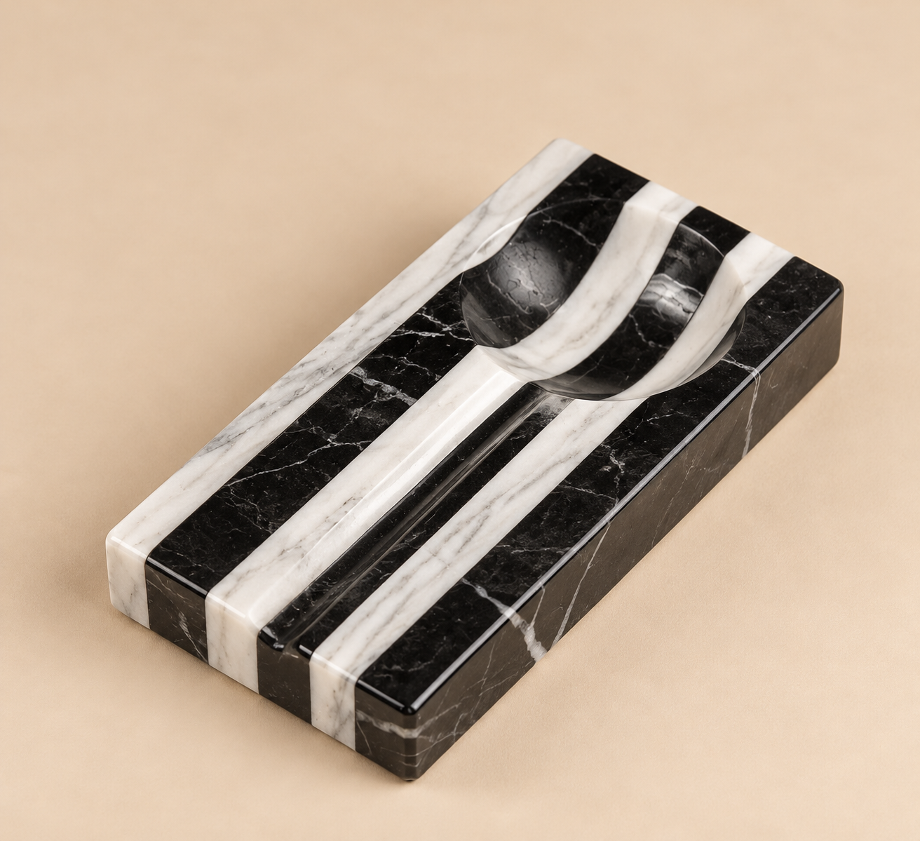 PolishedBlackandWhiteMarbleTray.png